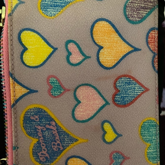 Dooney &Bourke wristlet - Picture 3 of 3